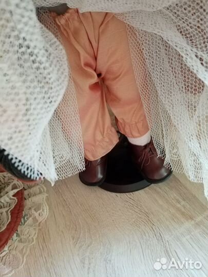 Кукла фарфоровая коллекционная