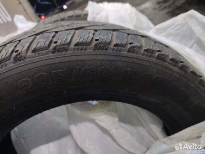 Kumho WinterCraft WS71 R16