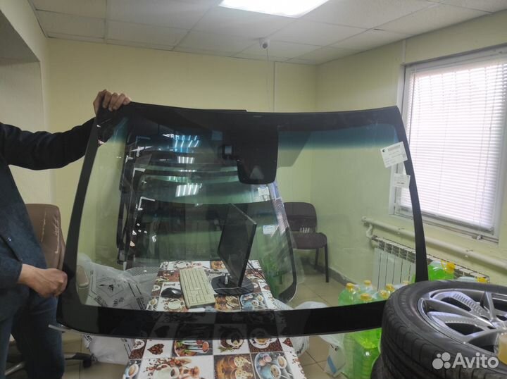 Стекло лобовое с обогревом Toyota Camry v70