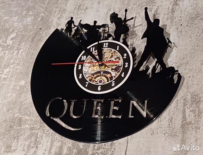 Оригинальные настенные часы в виде винила 