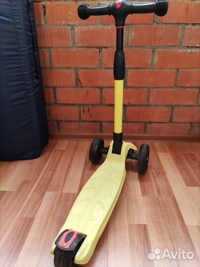 Самокат детский трехколесный