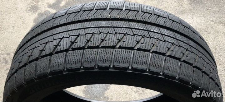 Bridgestone Blizzak VRX 255/40 R19