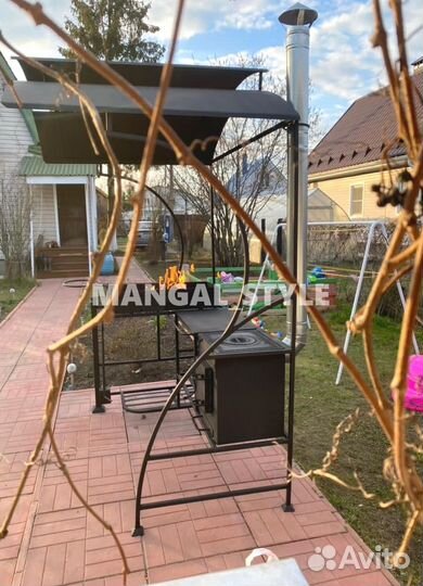 Мангал с крышей