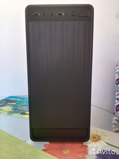 Компьютер на Core i3 8100
