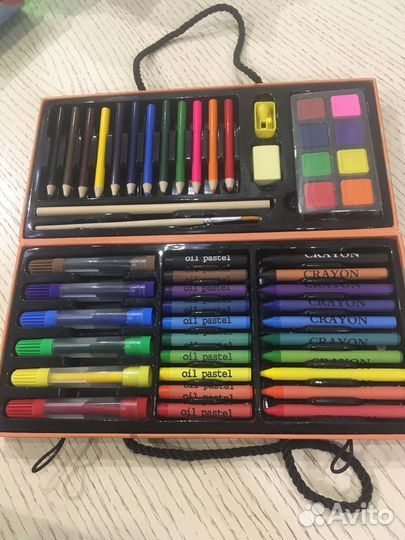 Набор карандашей разных видов для малышей