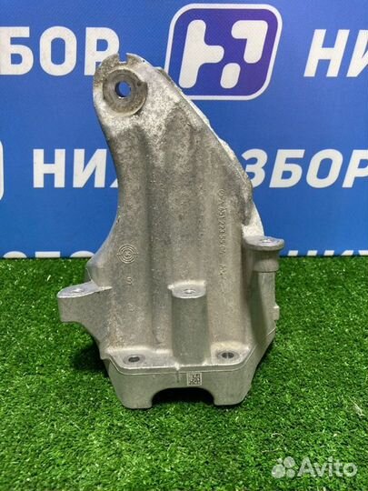 Кронштейн двигателя левый Mercedes Glc W253 OM651