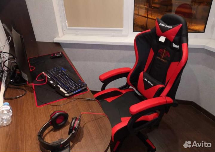 Геймерское кресло компьютерное