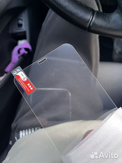 Защитное стекло на iPhone 11