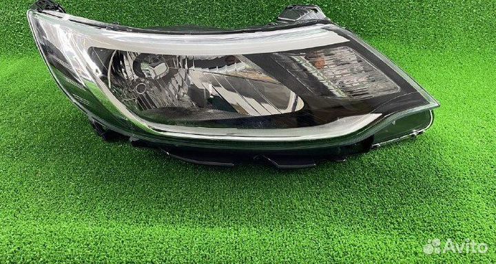 Фара праваяя Kia Rio 3