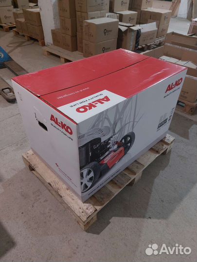 Газонокосилка бензиновая самоходная