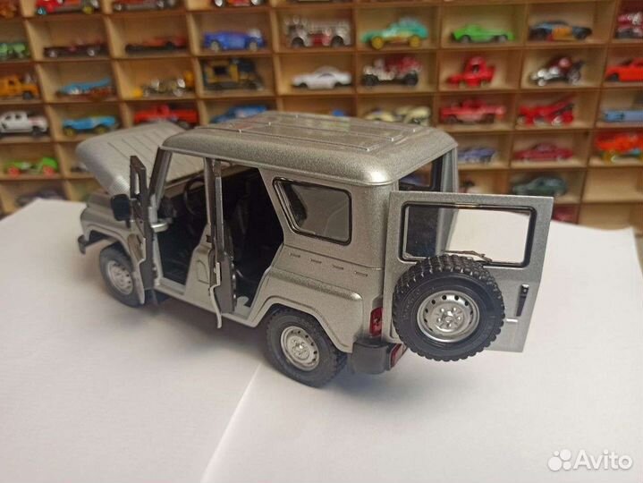 Металлическая машинка УАЗ хантер