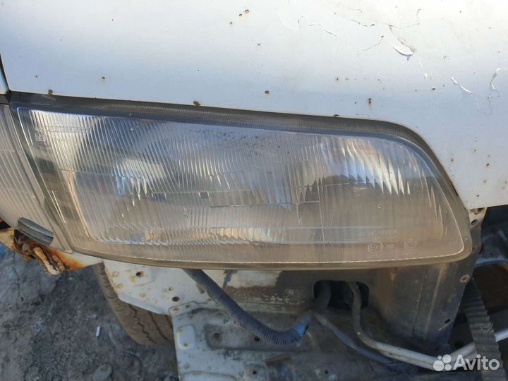 Фара передняя правая Hyundai Starex H1