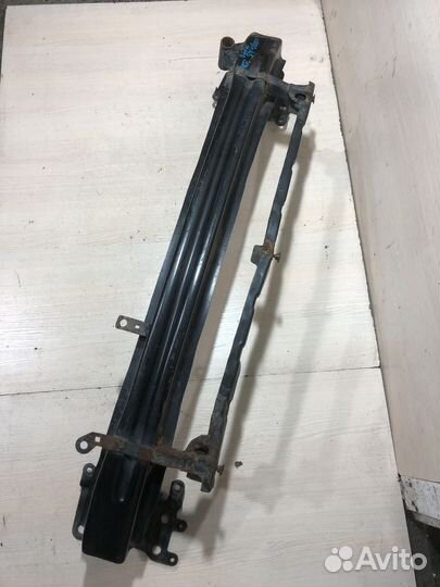 Усилитель переднего бампера skoda Octavia A5