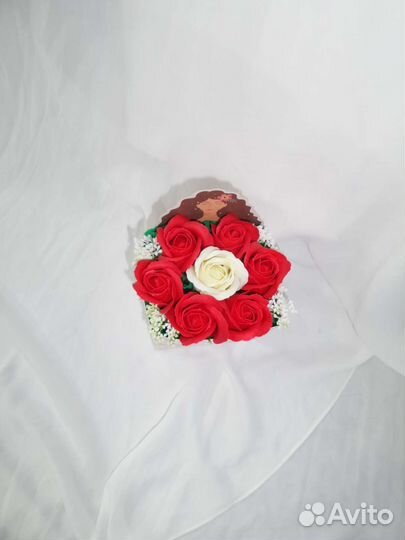 Композиция из мыльных роз