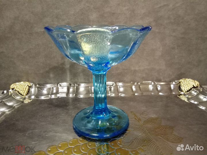 Ваза цветное/купоросное стекло ссср/зик на ножке