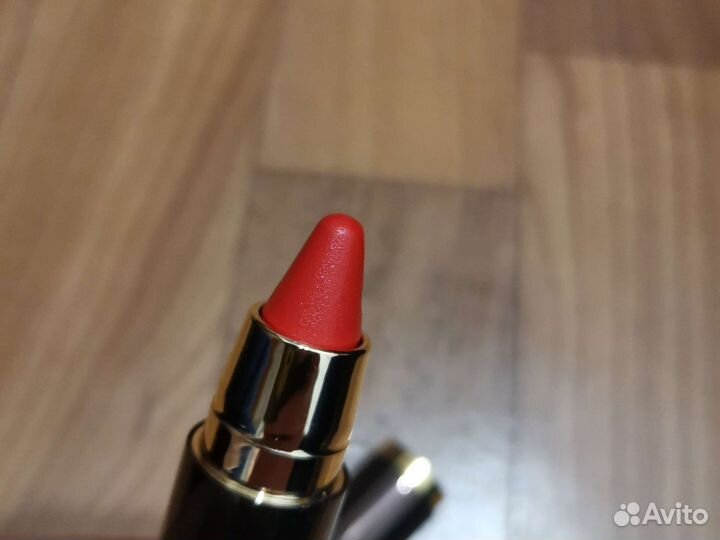 Hourglass помада