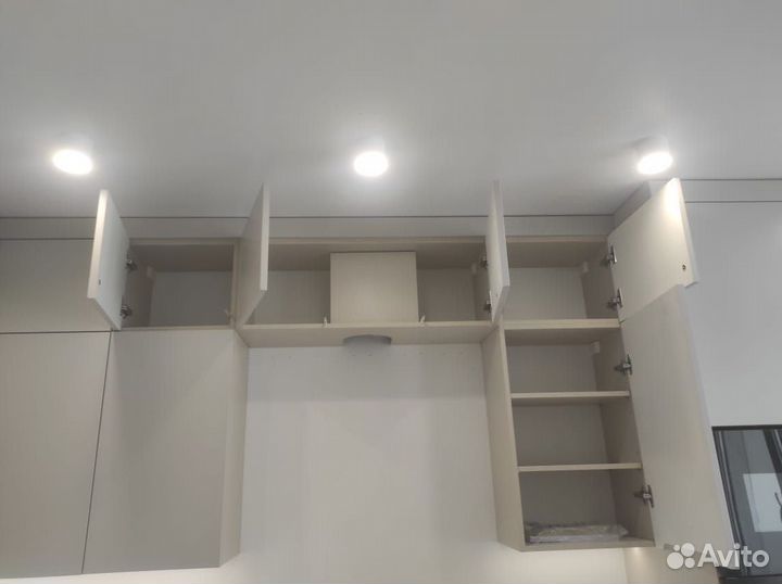 Кухня угловая современный дизайн на заказ