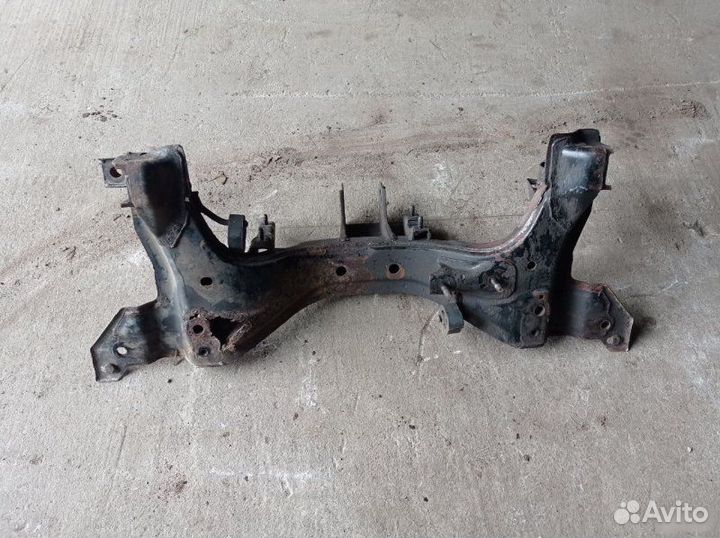 Подрамник передний Kia Shuma