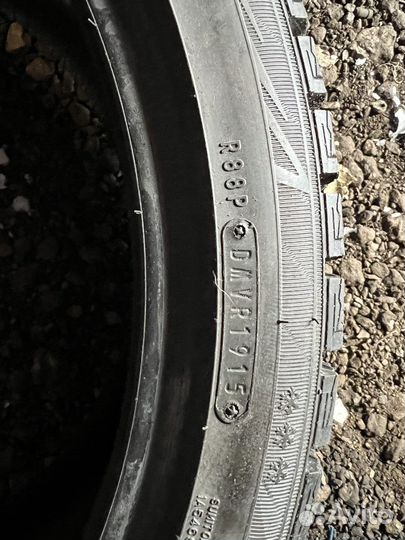 Dunlop SP Winter Ice 02 255/35 R20