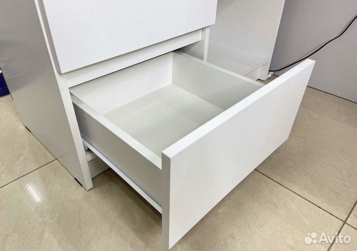 Стол угловой белый для школьника