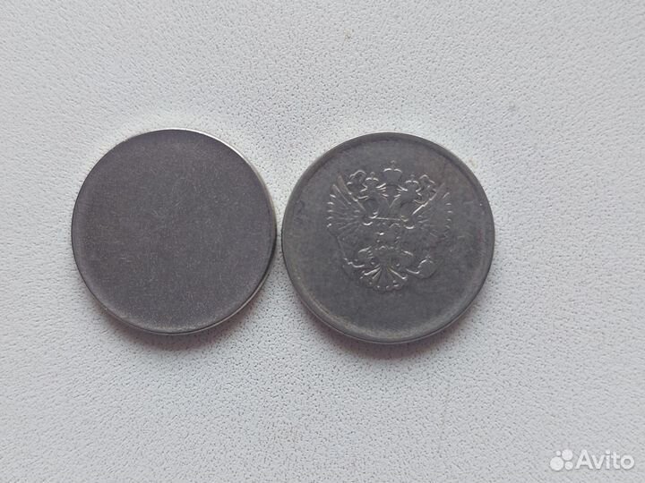 2р монеты с заводским браком