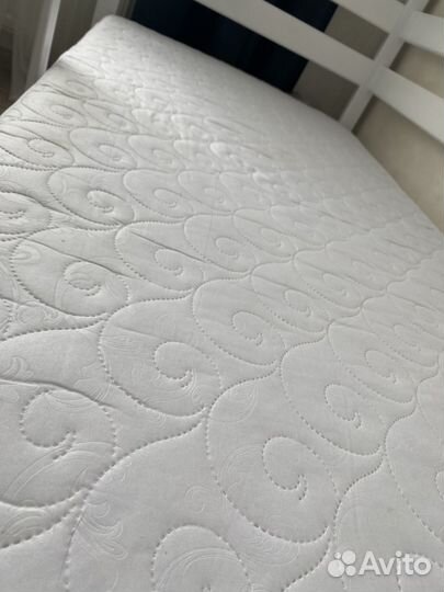 Детская кровать Домик с матрасом