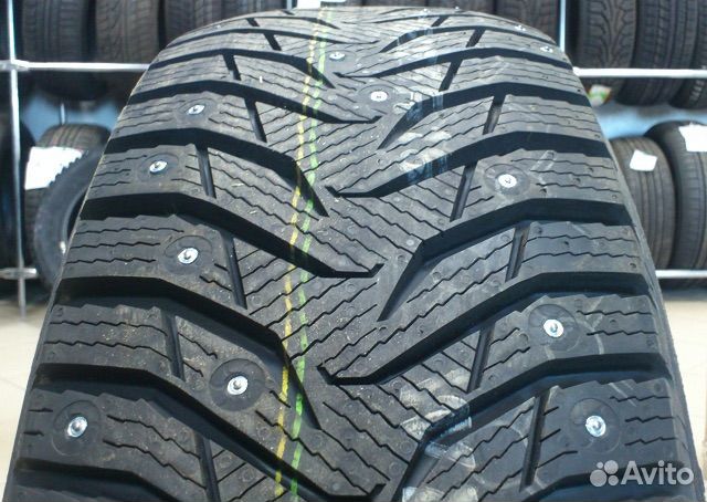 Kumho WinterCraft SUV Ice WS31 275/40 R20 и 315/35 R20 110T