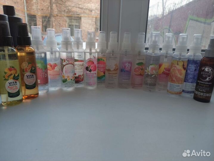 Вода и духи от Avon