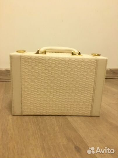 Шкатулка для украшений чемоданчик
