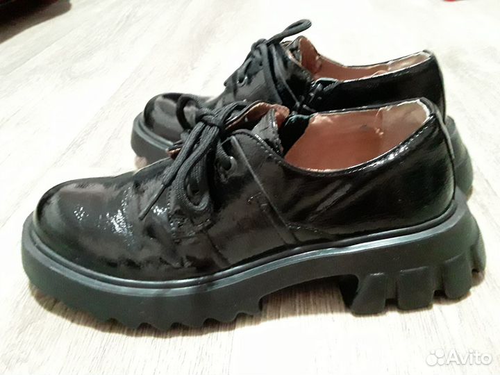 Туфли для девочки размер 35