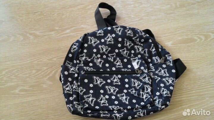 Портфель рюкзак с бабочками новый