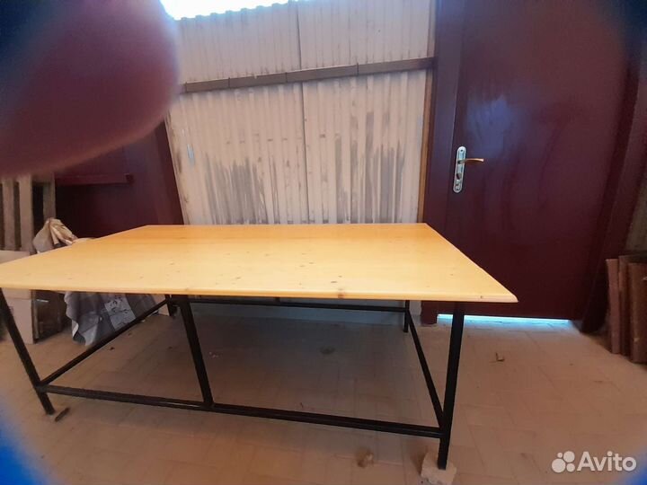 Стол