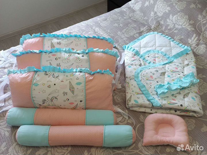 Бортики, валики, одеяло-конверт, подушечка
