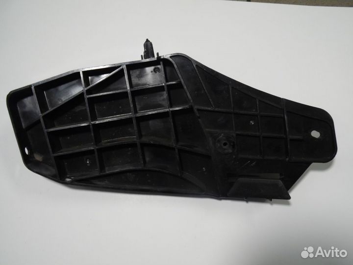 Кронштейн заднего бампера левый Лексус RC 350