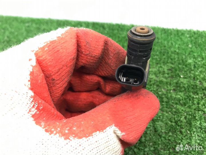 Форсунка инжекторная Mercedes-Benz Slk-280 R171