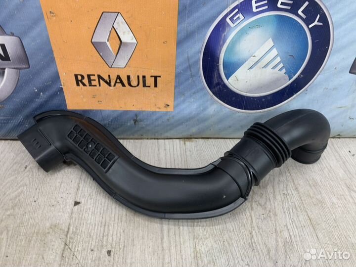 Патрубок воздушного фильтра Renault duster