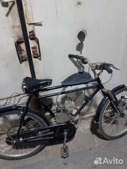 Велосипед с бензиновым мотором