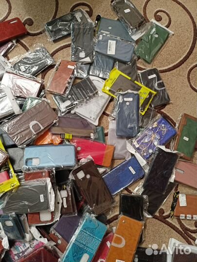 Чехлы на телефон