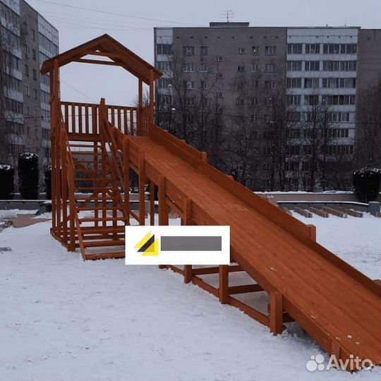 Зимняя горка, деревянная горка