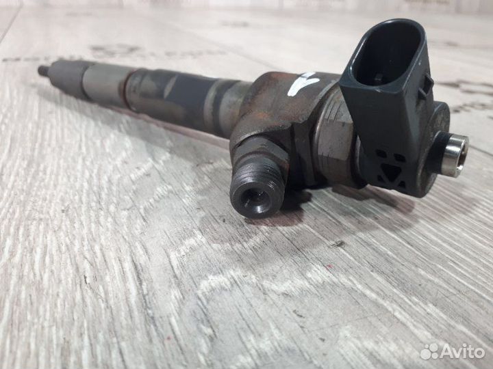 Форсунка дизельная электрическая Volkswagen Passat