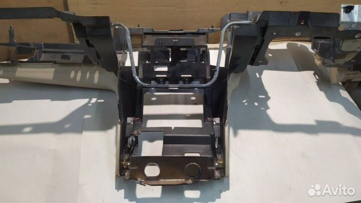 Панель передняя салона торпедо Cadillac Escalade 3