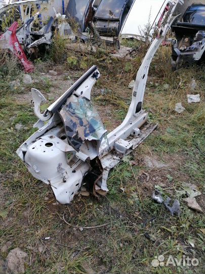 Четверть передний правый Ford Focus 3