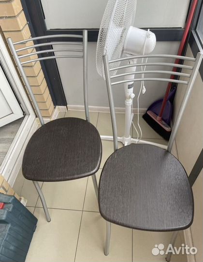 Продам 2 стула