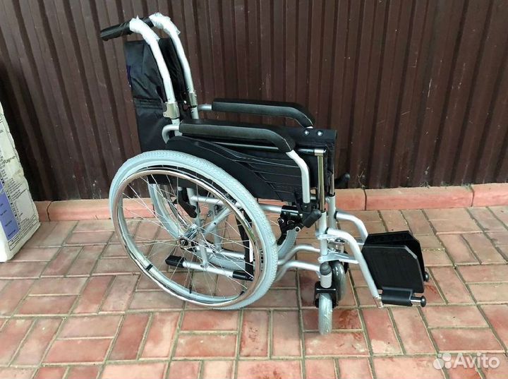 Инвалидное кресло коляска новая