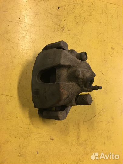 Суппорт передний левый Форд Фокус Ford Focus 2