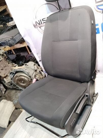Сиденье кресло переднее Renault fluence Лев, Прав