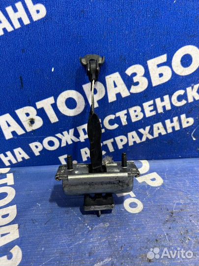 Ограничитель двери Ford Mondeo 5 2014