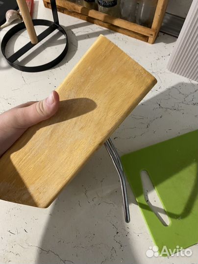 Отдам Подставка для ножей деревянная