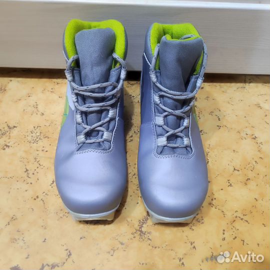 Лыжные ботинки