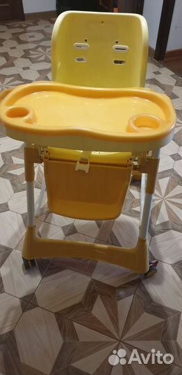 Стол для кормления детей